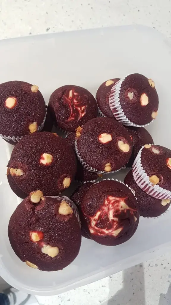 RED VELVET CREAM CHEESE CUPCAKE