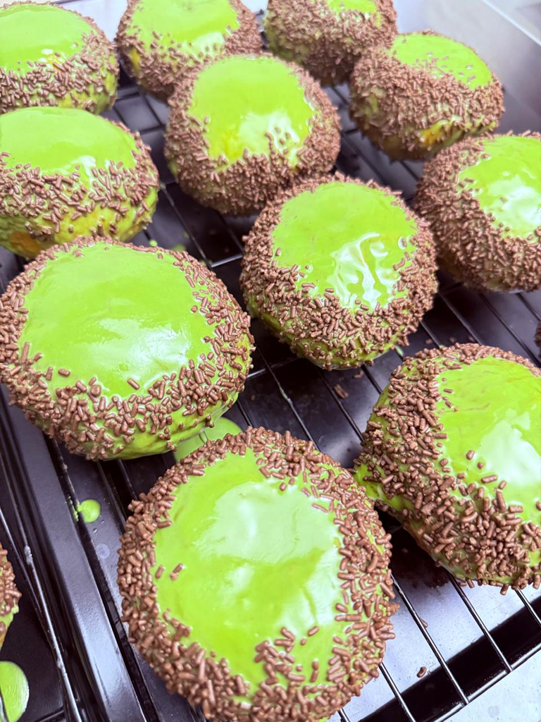 MATCHA CHOCO DONUT  